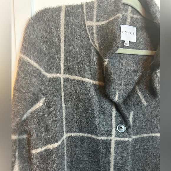 Cyrus Heavy Knit Gray Checkered Fuzzy Sweater Jacket - Picture 5 of 5